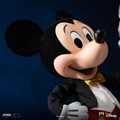 Disney: Walt Disney & Mickey Mouse DSNEY145526-14 - Legacy Replica 1/4 Statue (PREORDER)
