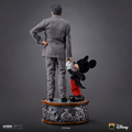 Disney: Walt Disney & Mickey Mouse DSNEY145526-14 - Legacy Replica 1/4 Statue (PREORDER)