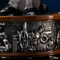 Disney: Walt Disney & Mickey Mouse DSNEY145526-14 - Legacy Replica 1/4 Statue (PREORDER)